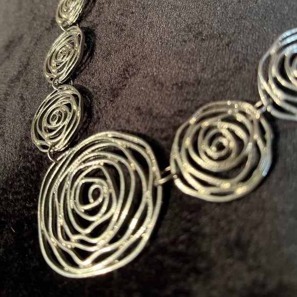 Silver Circles Necklace and Earrings Set - Picture 2 of 3